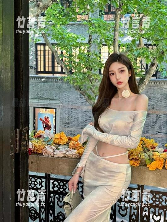 最新Addielyn(에디린)校园主题写真图包，带你沉浸在青春的美好里