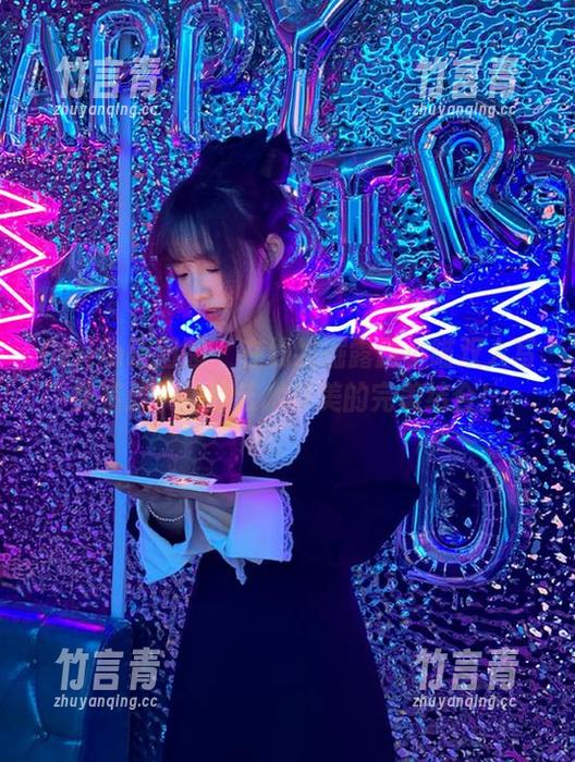 Feilin嗲囡囡 - 在线发掘露露小喵双人写真资源，体验艺术与美的完美结合！