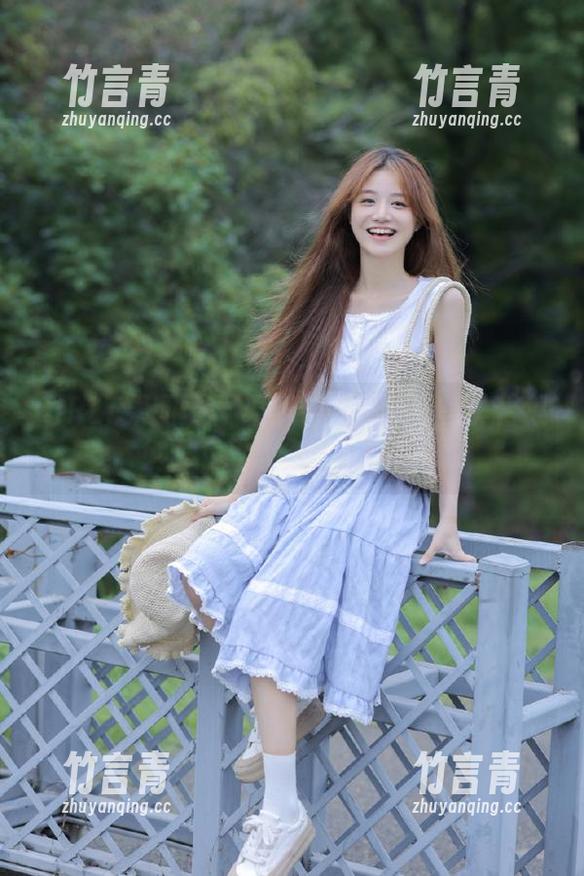 GIRLT果团网 - 周妍希靓丽套装写真合集，免费下载让你成为时尚达人