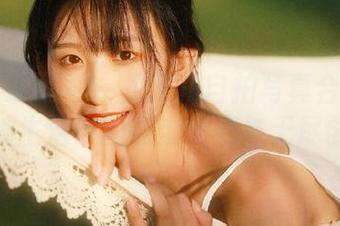 GIRLT果团网 – 松果儿自拍写真合集：捕捉她生活中的点滴美好与无尽创意