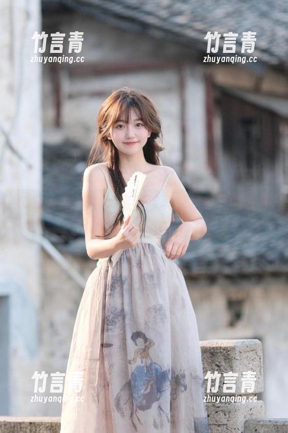 GIRLT果团网 - 高清写真中松果儿的女仆主题，尽显优雅与俏皮