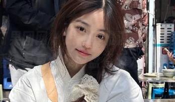 GIRLT果团网 – 跟随莫雅淇，一起探索可爱：写真合集网盘资源大放送！