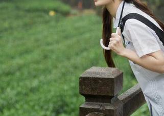 GIRLT果团网 – 探索裴希西蕾丝作品在线，感受照片背后的故事与情感图片