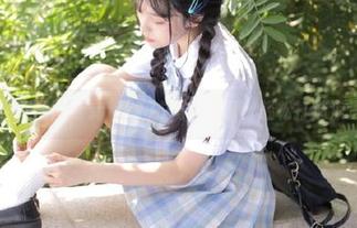 GIRLT果团网 – 龚玥菲睡衣写真图册：轻松打造浪漫气息