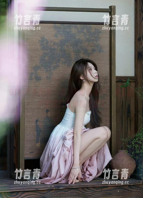 GIRLT果团网 - 龚玥菲倾情奉献，美足图片定制版回馈视觉盛宴
