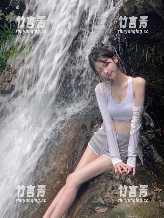 GIRLT果团网 - 浪漫居家时光：龚玥菲写真原图带你感受家的温馨氛围
