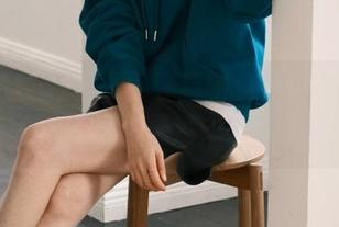 GIRLT果团网 – 展现真实自我：龚玥菲黑白套图分享，探寻她内心的黑白对话