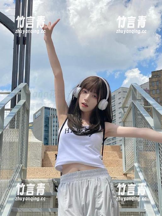 HuaYang花漾 - 无圣光与奶牛的完美邂逅，柴婉艺Averie写真展现的不只是美丽