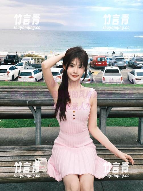 HuaYan花の颜-Emily顾奈奈 HuaYan花の颜 - Emily顾奈奈黑色美图更新来袭:到底是她的风格更深邃,还是黑色更迷人?