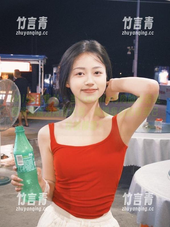 IMiss爱蜜社 - 当Lavinia肉肉的泳装美图资源成为网络热潮，难道我们的审美已经被颠覆？