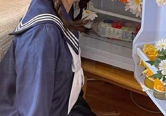 ISS山茶摄影 – 小鹿私拍合集：优雅丝袜洗涤过程中的美好瞬间，尽享原图细节！