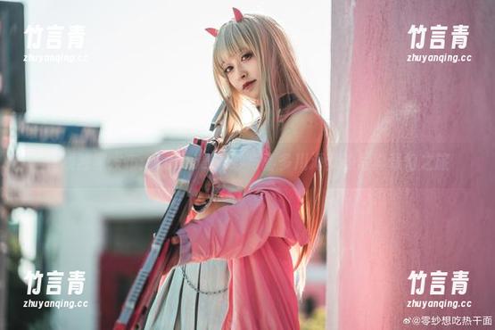 在线独家发布：Luisa_零纱与喜多川海梦的写真奇幻之旅