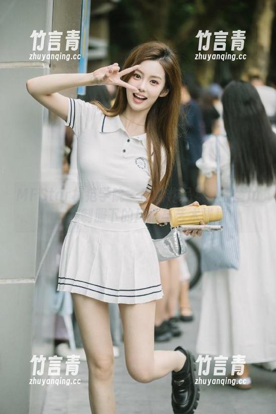 MFStar模范学院 - 高清作品集：卤蛋luna在制服下的风情与艺术碰撞