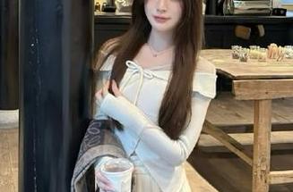 MFStar模范学院 – 快来领取“婠婠么”的免费写真，美脚展现无遗，绝对让你眼前一亮！