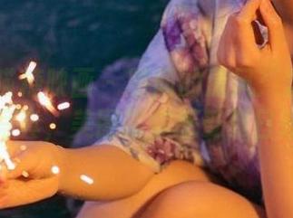 MTYH喵糖映画 – 腰间的清风：蠢沫沫吊带写真，美图带你感受夏日轻盈