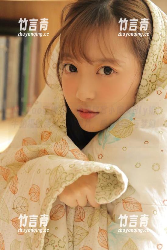 MiiTao蜜桃社 - 免费欣赏小魔女lily奶牛拍摄的精彩写真图片，感受唯美与梦幻的交汇！