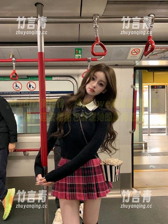 MyGirl美媛馆 - 捕捉Love陆瓷的灵动美图，连衣裙图包展现她的时尚态度