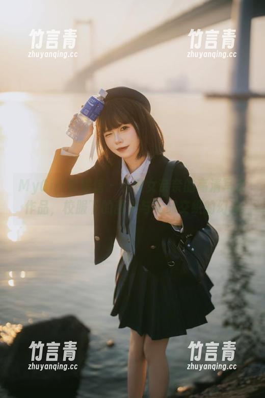MyGirl美媛馆 - 小魔女奈奈的高清写真作品，校服下的甜美与无邪交织的幻想