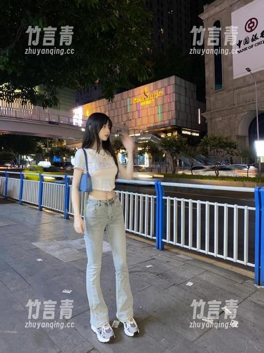 MyGirl美媛馆 - 最新图册：糯美子Mini粉色毛衣带来的清新时尚灵感