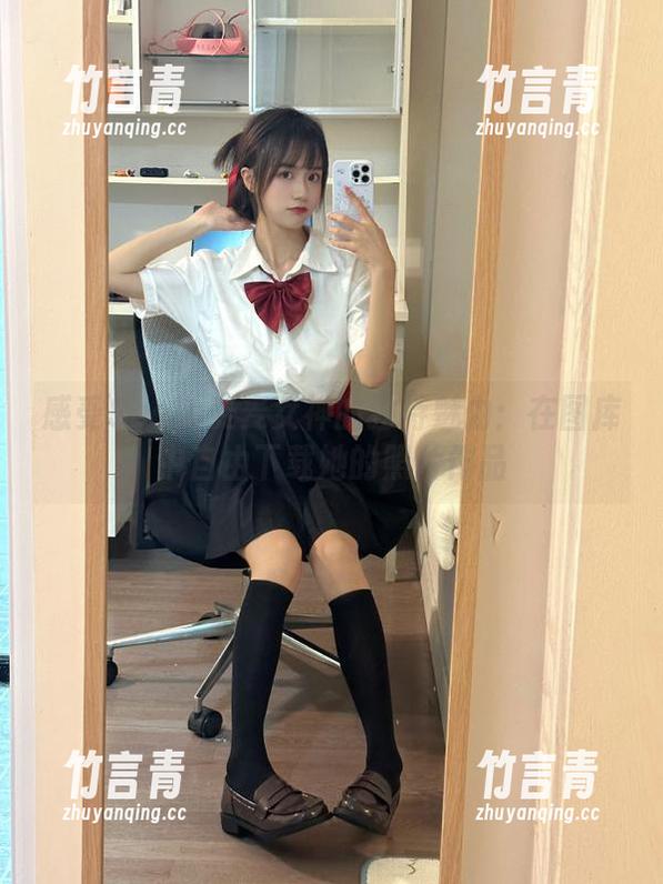 感受Seele麦麦女神的独特魅力：在图库中自由下载她的照片作品