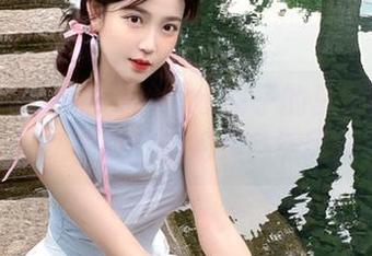 TouTiao头条女神 – 小晴子的夏日写真：壁纸中绽放出绝美自然风光