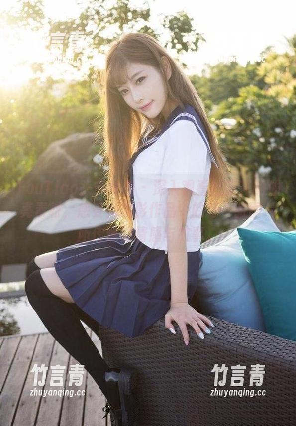 TouTiao头条女神 - 深入观看杜花花的油亮素材，感受她摄影作品中的每一张图片所传递的情感与故事。