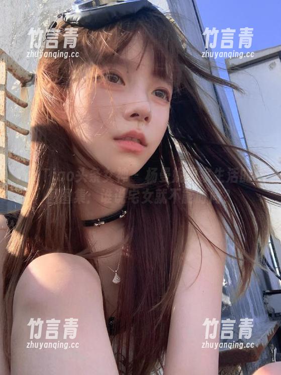 TouTiao头条女神 - 杨曼妮居家生活的美图图集：谁说宅女就不能时尚？