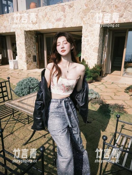 UGirls尤果网 - 尤娜娜连衣裙摄影合集：丰富图库下载，记录每一个动人时刻