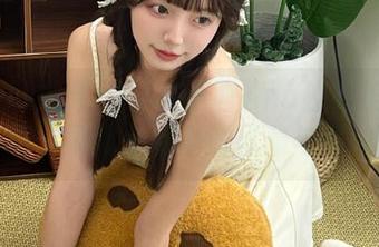 UGirls尤果网 – 张小西Ann独家美足写真套图，展现生活中的优雅与别致气质