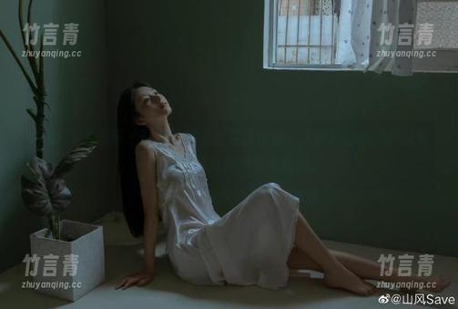 UGirls尤果网 - 张雪馨的全套写真作品，天使风格的演绎让每一张照片都充满故事和情感。