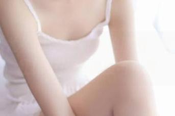 UGirls尤果网 – 独家私拍原图：陈怡曼在红裙中演绎浪漫与优雅
