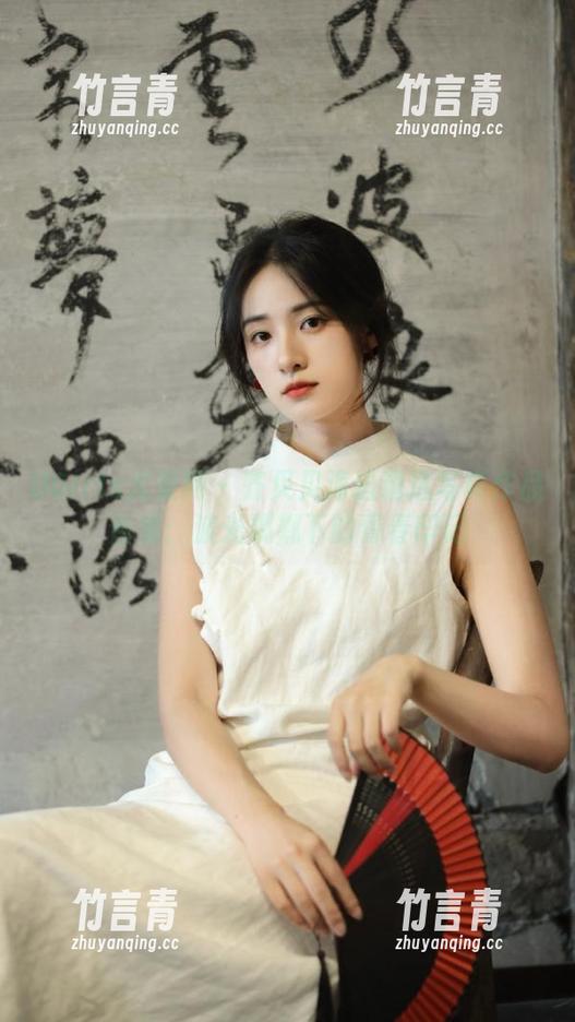 UGirls尤果网 - 齐贝贝海边精选写真作品合集：波光粼粼下的青春印记