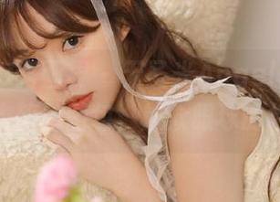 XIAOYU语画界 – 无圣光Angela小热巴黑丝内衣旅拍图包，魅众眼球的性感女神