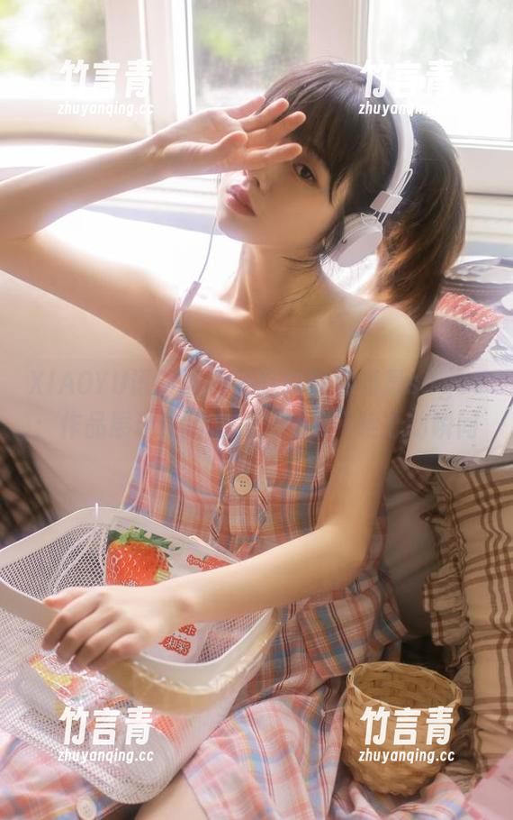 XIAOYU语画界 - 浴缸中的杨晨晨sugar：作品展现生活之美，点此下载心动瞬间