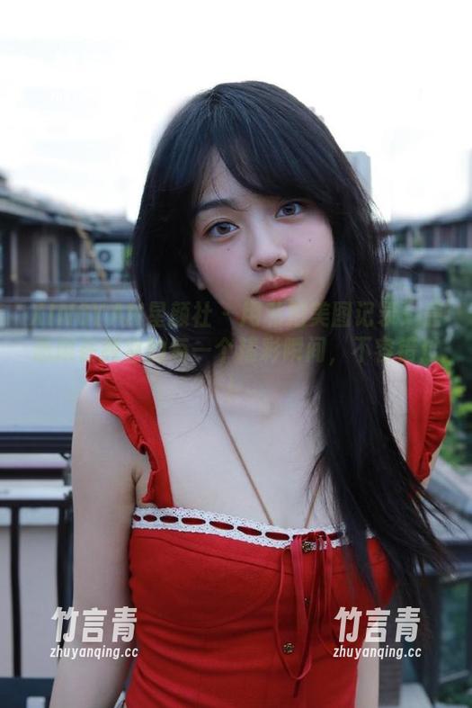 XINGYAN星颜社 - 用私拍美图记录：唐思琪在教室的每一个精彩瞬间，不容错过！