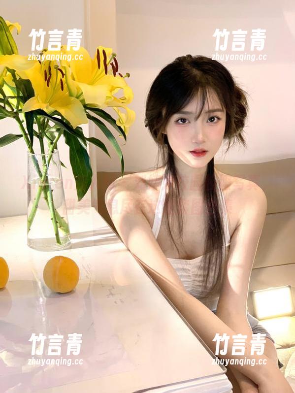 Xiuren秀人网 - 刘婷婷校园校服写真，甜美气息尽在这组套图合集