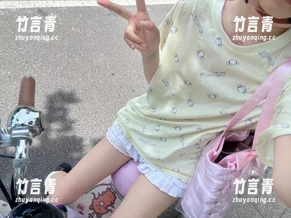 Xiuren秀人网 - 可可芝短裙摄影作品，尽在此处，免费资源抢先体验！