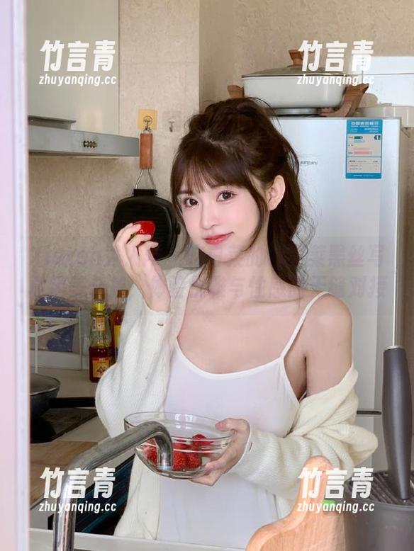 Xiuren秀人网 - 吃白菜的vi菜菜黑丝写真精美合集，体验优雅与性感的无缝对接