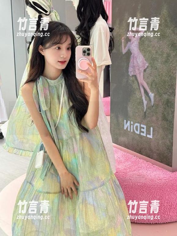 Xiuren秀人网 - 不容错过的周井空浴室写真，无圣光图包完美呈现