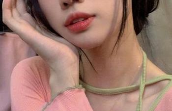 Xiuren秀人网 – 周慕汐最新JK艺术作品集：原图中蕴藏的青春故事与情感真谛