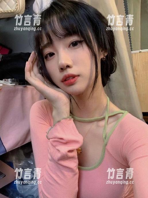 Xiuren秀人网 - 周慕汐最新JK艺术作品集：原图中蕴藏的青春故事与情感真谛
