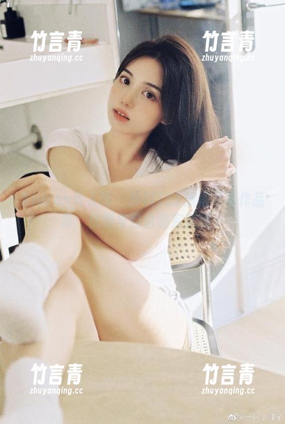 Xiuren秀人网 - 外科TEL旗袍写真作品集：优雅与自信的完美展示