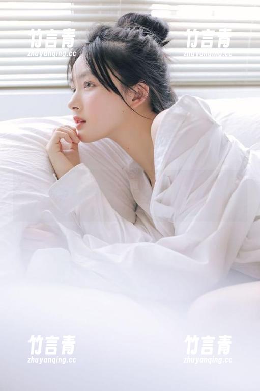 Xiuren秀人网 - 在线畅游小乔babyb蕾丝图集，揭开她作品中的性感秘密