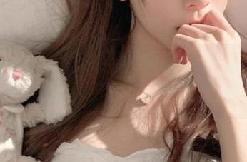 Xiuren秀人网 – 万众瞩目的小嘉敏泳池写真：套图里藏着她的夏日梦！