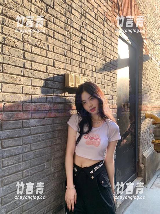 Xiuren秀人网-小肉肉咪 Xiuren秀人网 - 享受夏日阳光,小肉肉咪海边图包分享,让你欲罢不能!