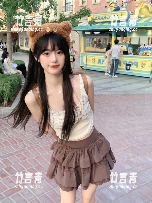 Xiuren秀人网 - 悦悦姐最新裤里丝写真发布：探索令人惊艳的照片艺术之美