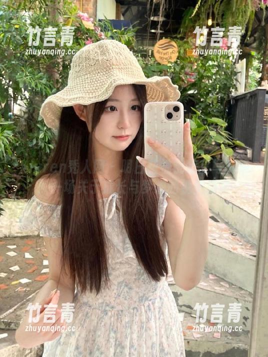 Xiuren秀人网 - 明日花桃桃教室写真集：一场关于成长与梦想的视觉盛宴