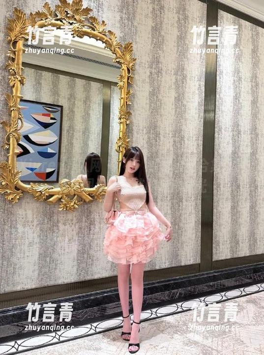 Xiuren秀人网 - 玥儿玥红裙摄影合集：高清原图记录女孩的浪漫时光