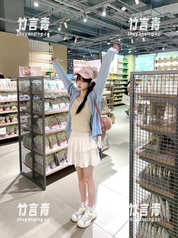 Xiuren秀人网 - 柔美的筱慧cindy：无圣光下的纯白美图，成就极简之美