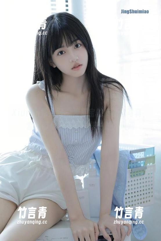 Xiuren秀人网 - 蛋蛋宝的裤里丝写真，套图带你领略不一样的时尚风潮